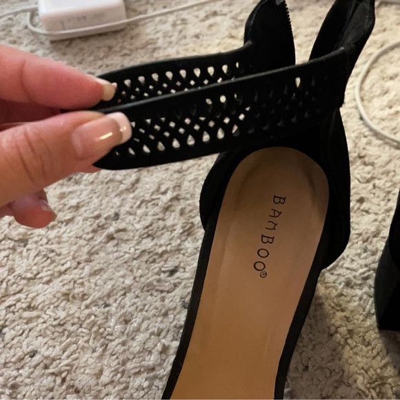 BLACK SUEDE HEELS - Picture 2 of 4